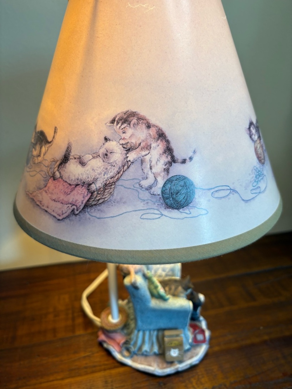 Vintage 80’s Kitten Table Lamp/ Desk Lamp Kitten Lamp Shade - Picture 5 of 13